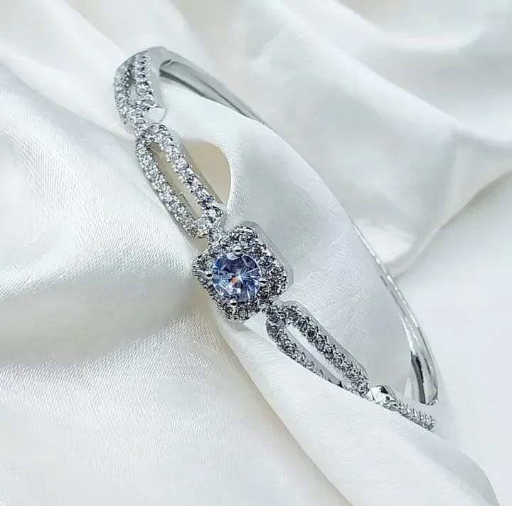 Elegant Zarcoon Bangle