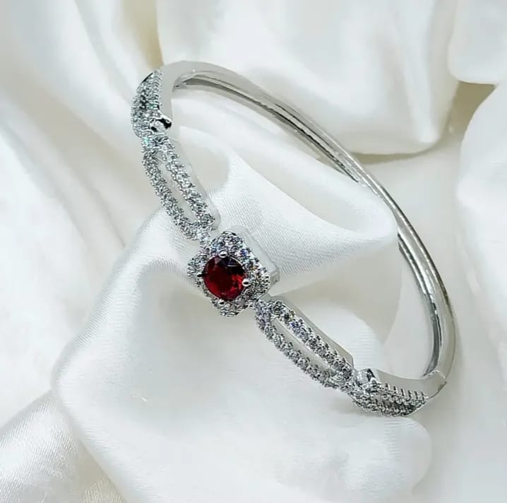 Elegant Zarcoon Bangle